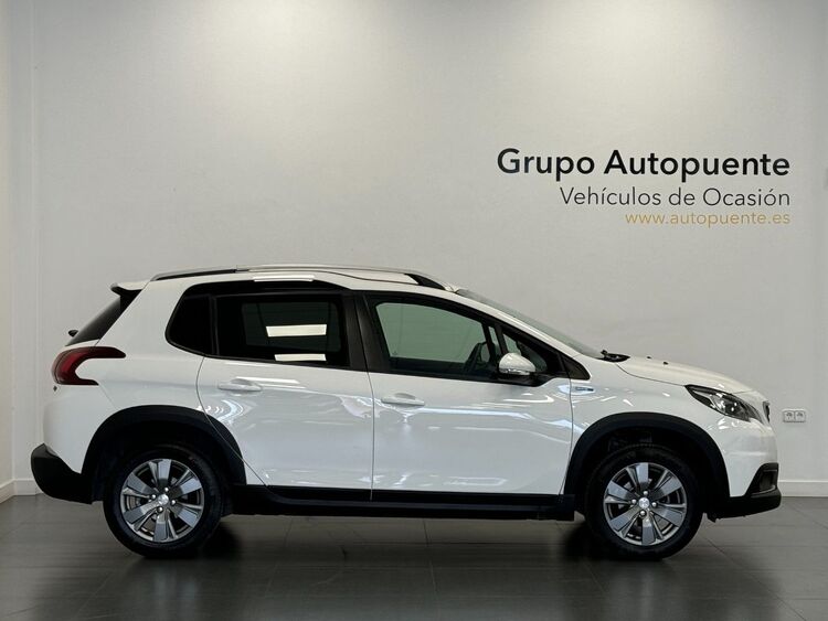 Peugeot 2008 SIGNATURE foto 3