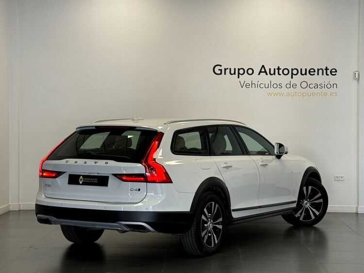 Volvo V90 Cross Country D4 AWD AUTO foto 4