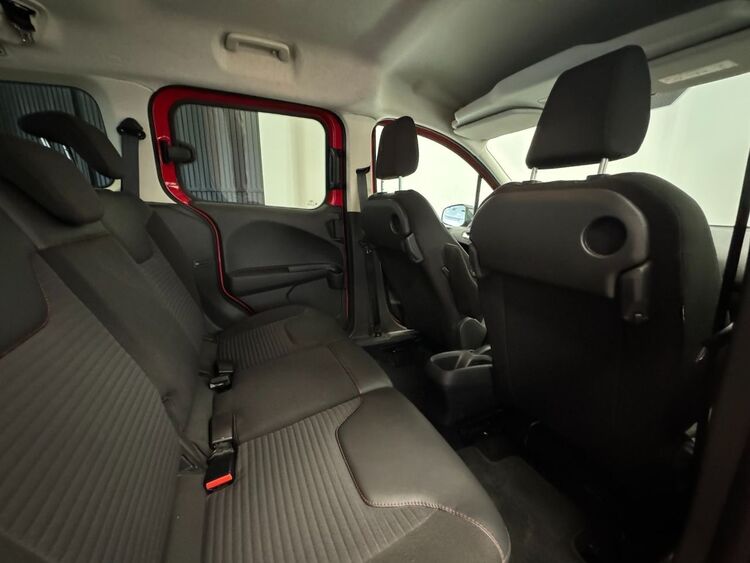 Ford Tourneo Courier SPORT foto 38