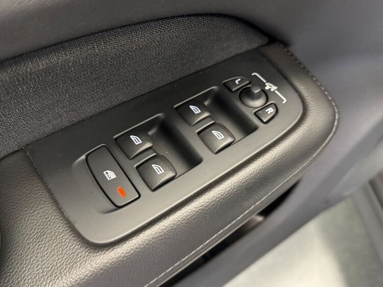 Volvo V60 D4 AWD AUTO foto 17