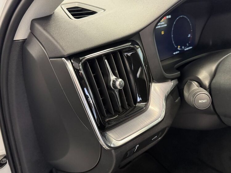Volvo V60 D4 AWD AUTO foto 18