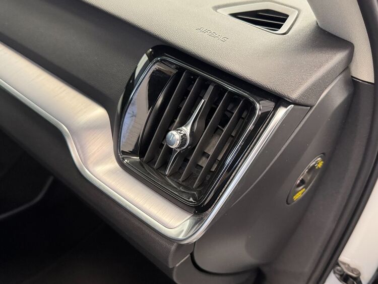 Volvo V60 D4 AWD AUTO foto 29