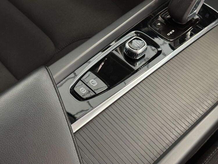 Volvo XC60 MOMENTUM PRO AUTO foto 39