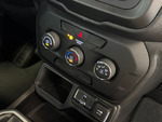 Jeep Renegade SPORT miniatura 31