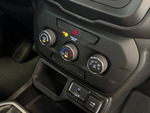 Jeep Renegade SPORT miniatura 32