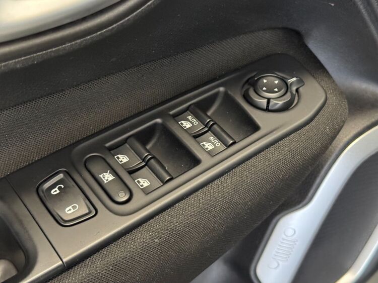 Jeep Renegade SPORT foto 16