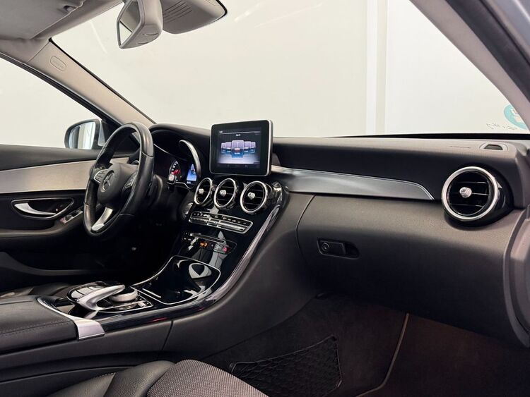 Mercedes Clase C 220 foto 13