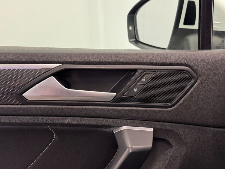 Volkswagen Tiguan R LINE foto 16