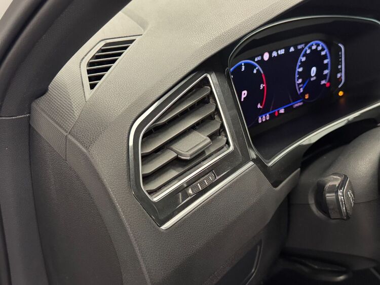 Volkswagen Tiguan R LINE foto 17