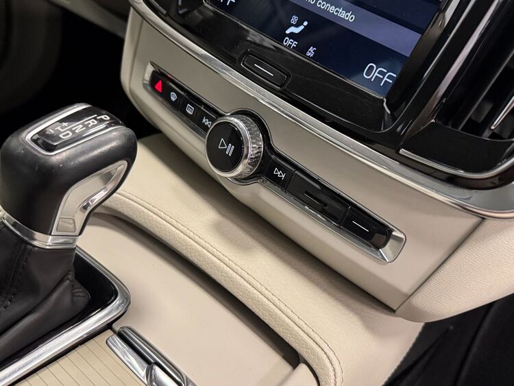 Volvo V90 CROSS COUNTRY foto 37