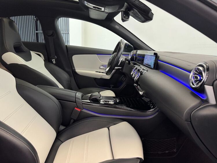 Mercedes CLA 200 foto 30