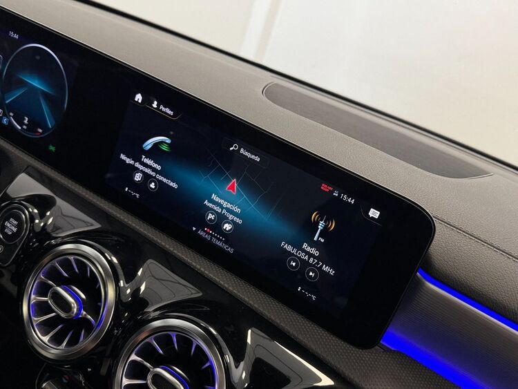 Mercedes CLA 200 foto 35