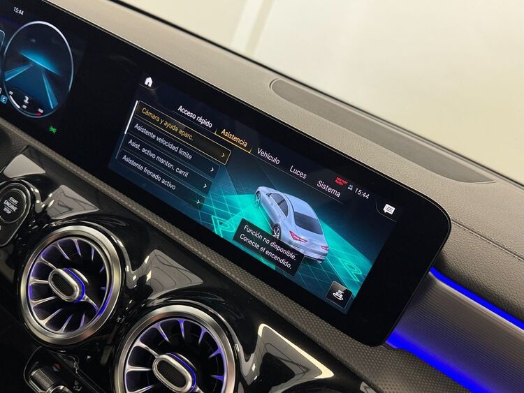 Mercedes CLA 200 foto 38