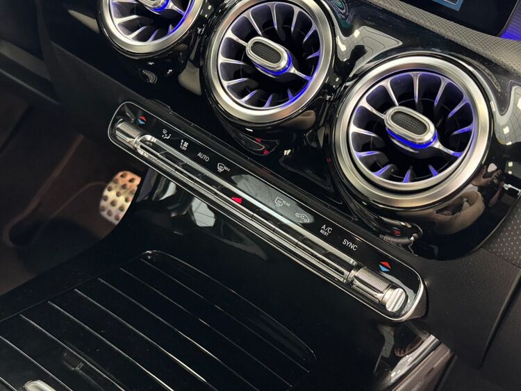 Mercedes CLA 200 foto 40