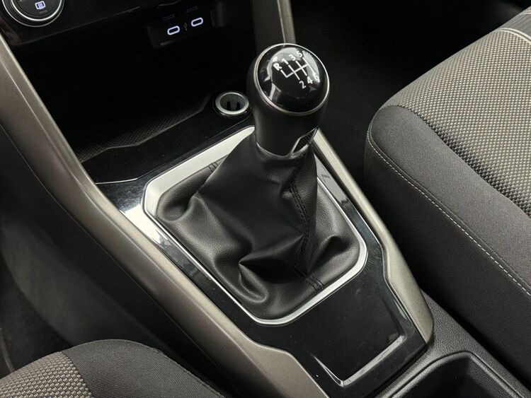 Volkswagen T-Roc ADVANCE foto 28