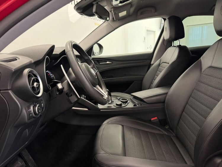 Alfa Romeo Stelvio EXECUTIVE 4WD foto 14
