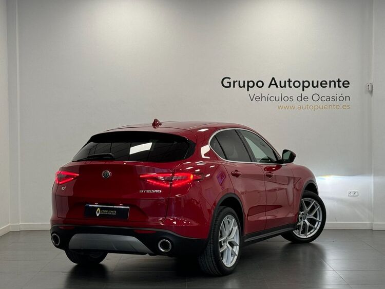 Alfa Romeo Stelvio EXECUTIVE 4WD foto 4