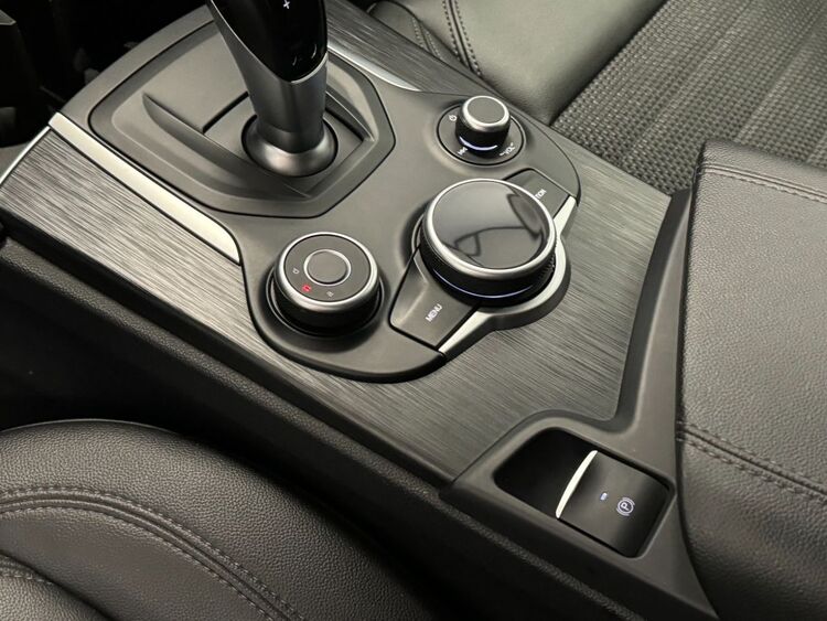 Alfa Romeo Stelvio EXECUTIVE 4WD foto 26