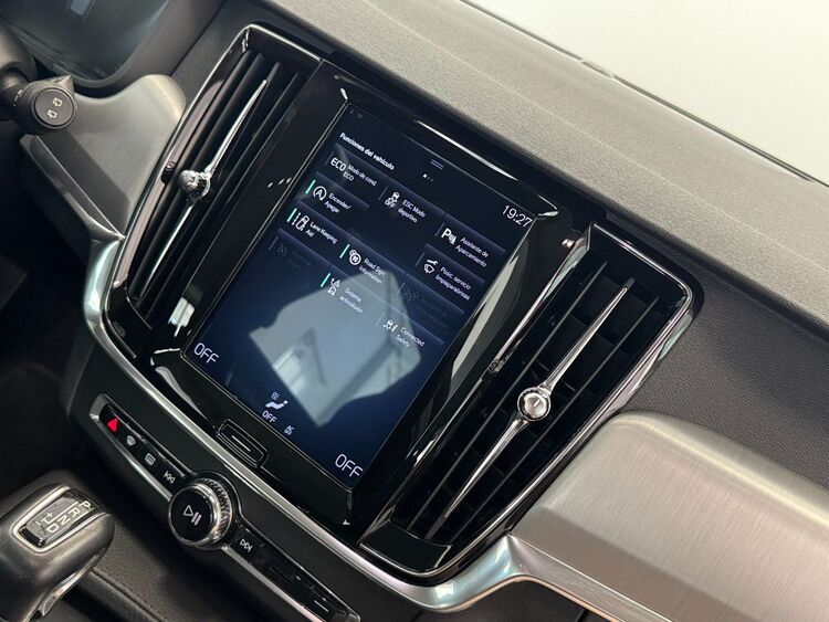 Volvo V90 MOMENTUM AUTO foto 36