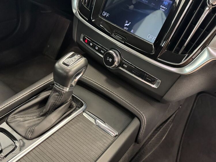 Volvo V90 MOMENTUM AUTO foto 39