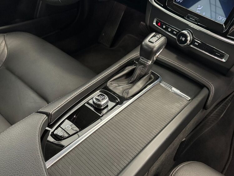 Volvo V90 MOMENTUM AUTO foto 40