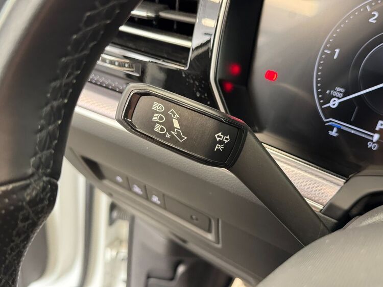 Volkswagen Touareg R LINE foto 27