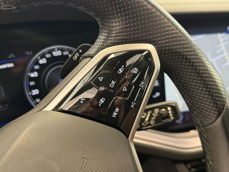 Volkswagen Touareg R LINE foto 30