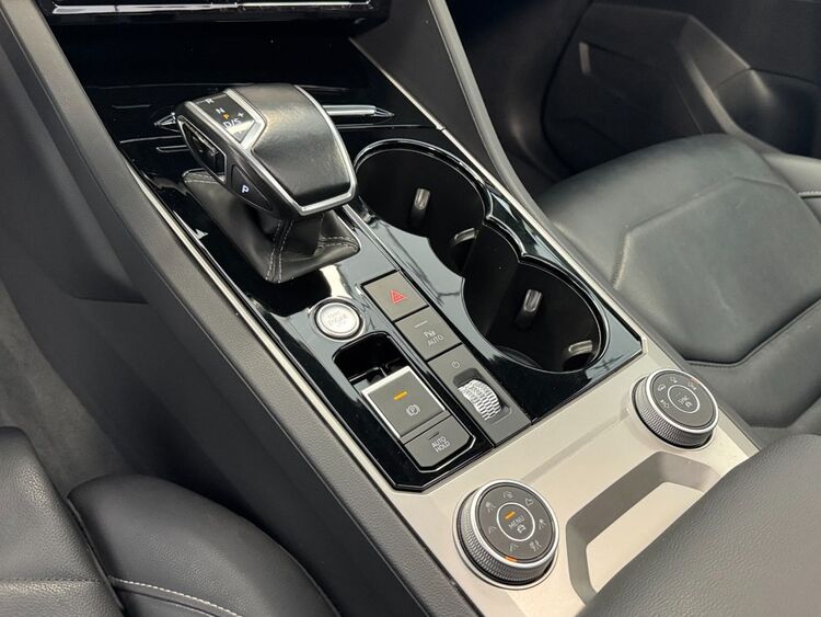Volkswagen Touareg R LINE foto 34