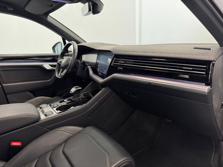 Volkswagen Touareg R LINE foto 35