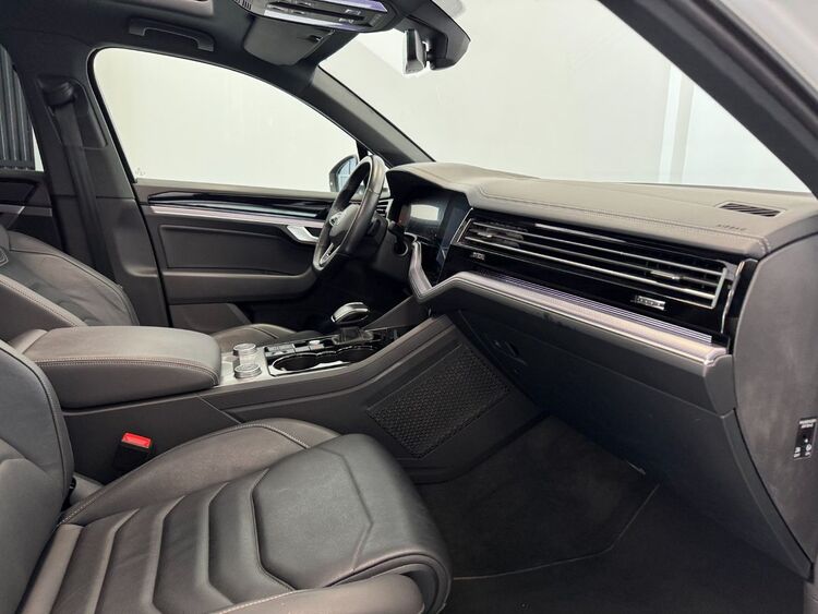 Volkswagen Touareg R LINE foto 36