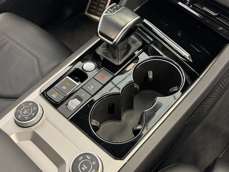 Volkswagen Touareg R LINE foto 46