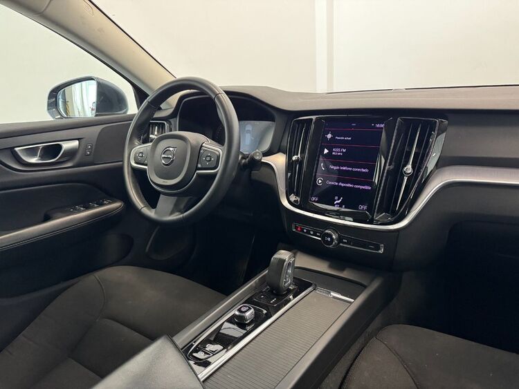 Volvo V60 MOMENTUM PRO AUTO foto 12