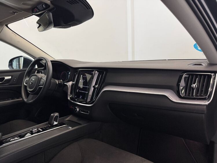 Volvo V60 MOMENTUM PRO AUTO foto 24