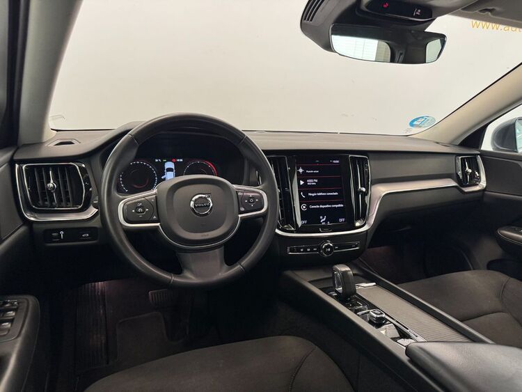 Volvo V60 MOMENTUM PRO AUTO foto 9