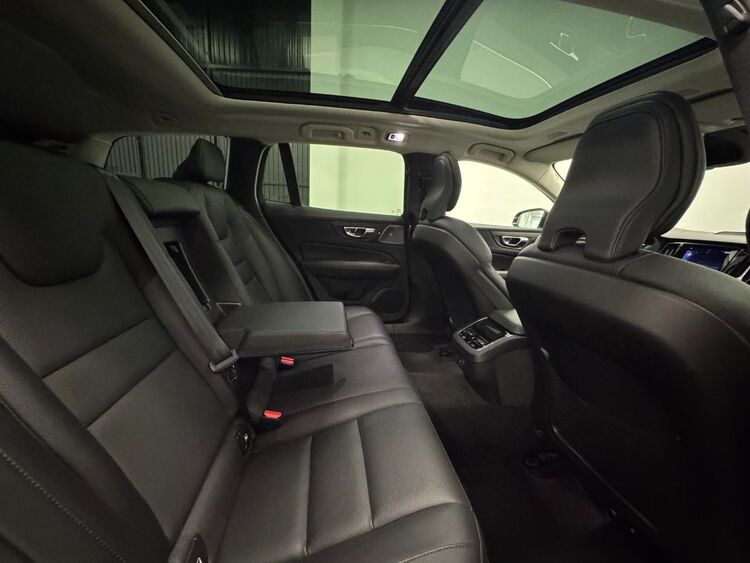 Volvo V60 INSCRIPTION AUTO foto 44