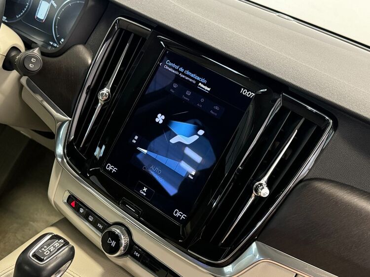 Volvo V90 D4 AWD AUTO foto 31