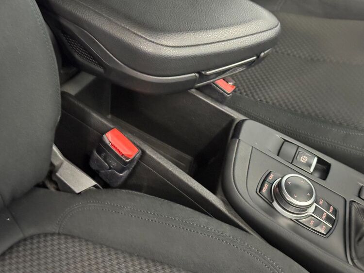 BMW X1 SDRIVE 18D foto 37