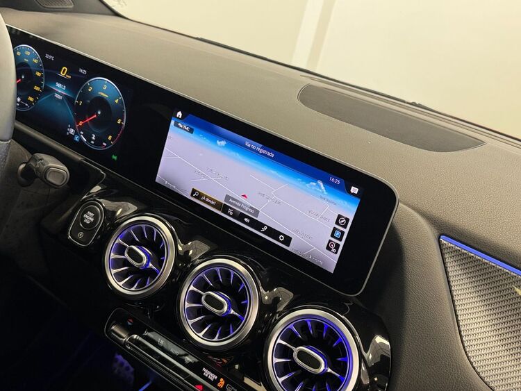 Mercedes GLA AMG foto 35