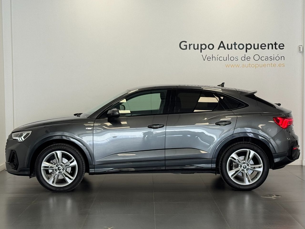 Audi Q3 SLINE BLACK LINE miniatura 6