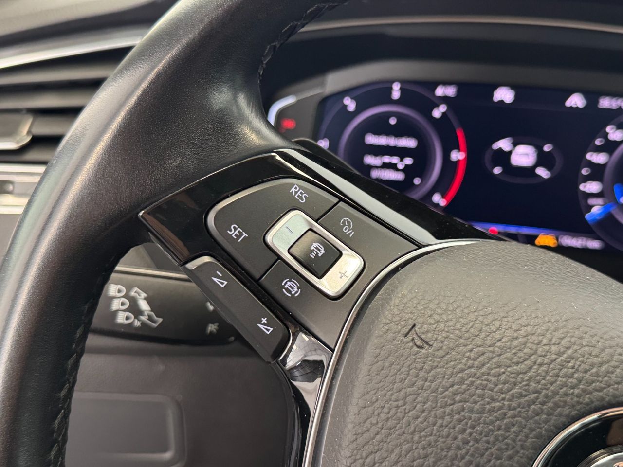 Volkswagen Touareg SPORT foto 23