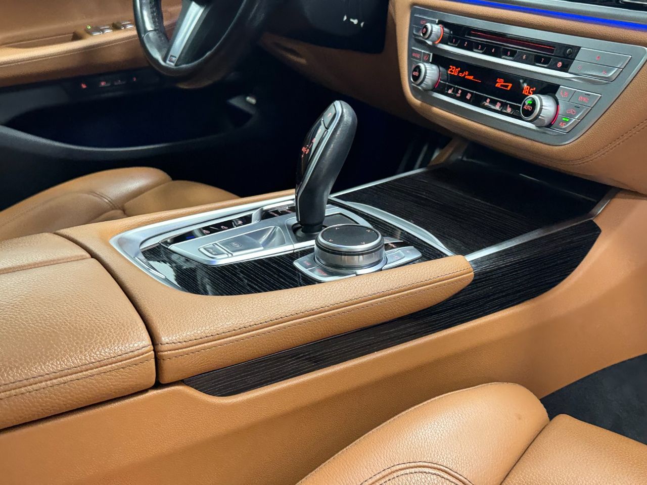 BMW Serie 7 XDRIVE 30D M miniatura 46