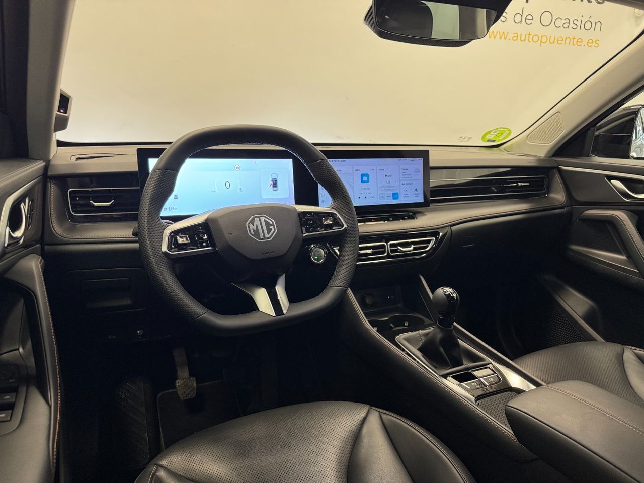 MG HS LUXURY foto 9