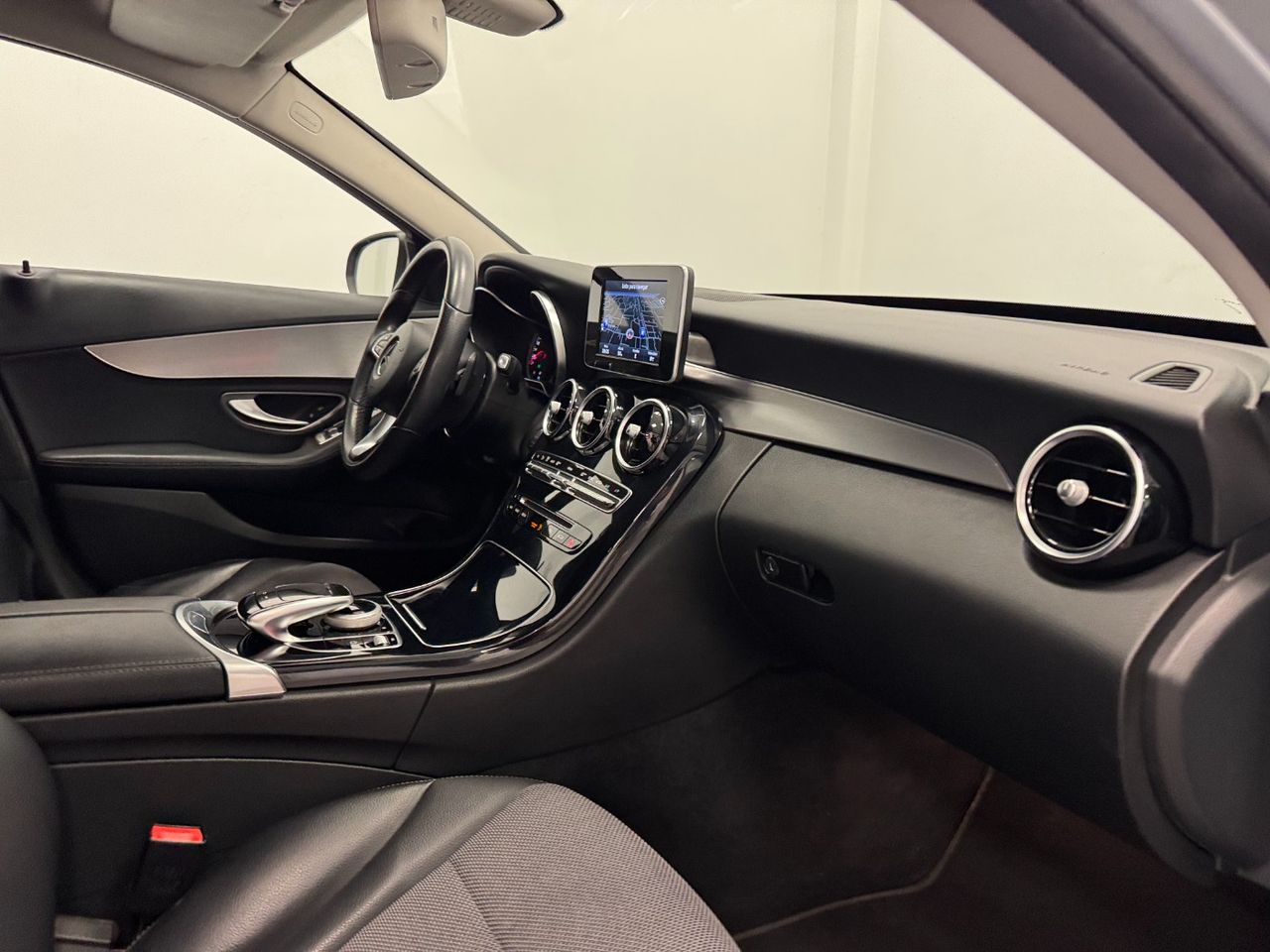 Mercedes Clase C AMG 220 miniatura 28