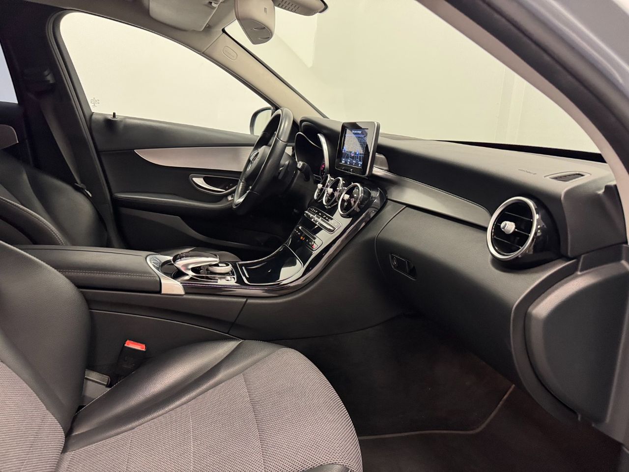 Mercedes Clase C AMG 220 miniatura 29