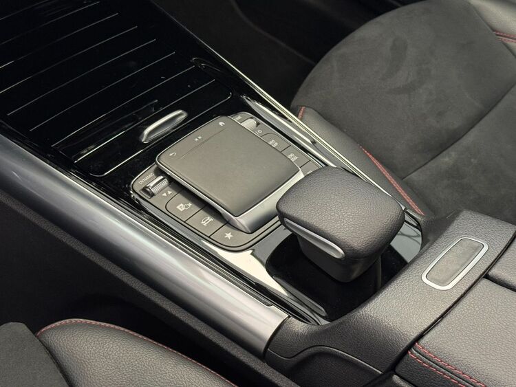 Mercedes GLA AMG foto 29