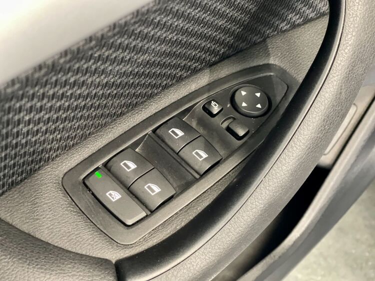 BMW X1 SDRIVE 18D foto 17