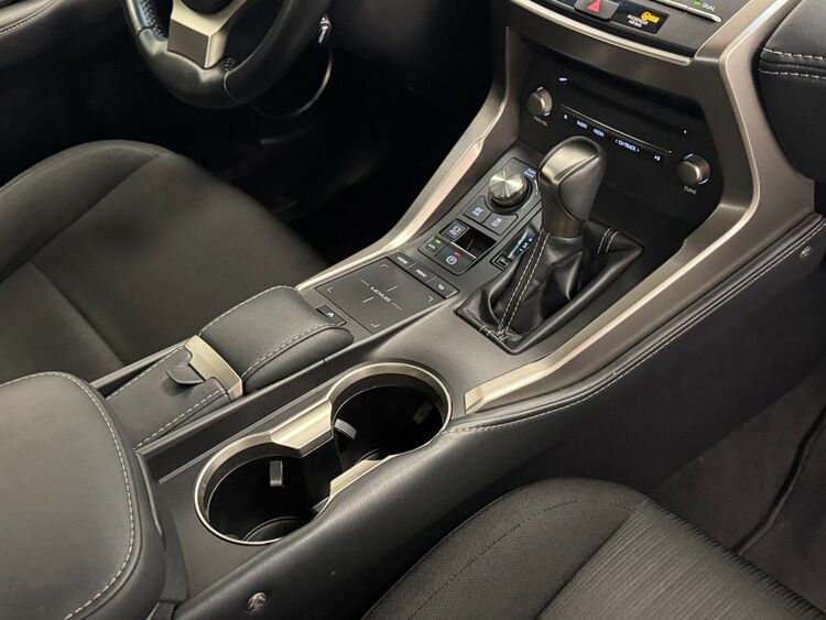 Lexus NX 300H BUSINESS foto 42