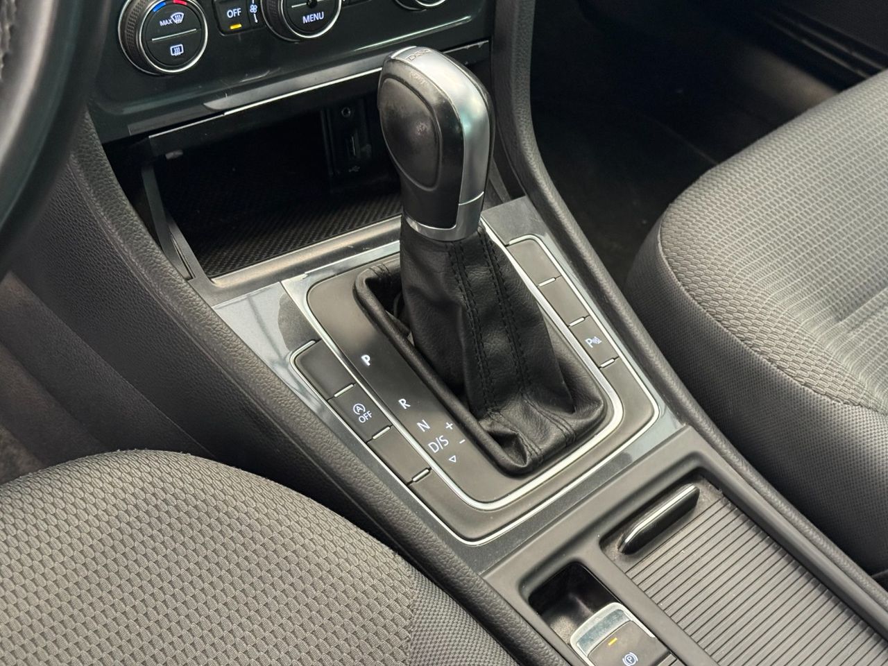 Volkswagen Golf ADVANCE miniatura 27