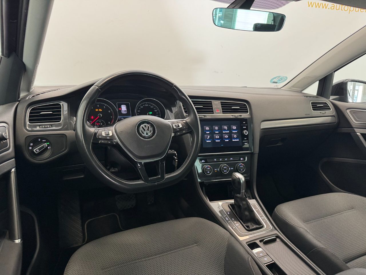 Volkswagen Golf ADVANCE miniatura 9