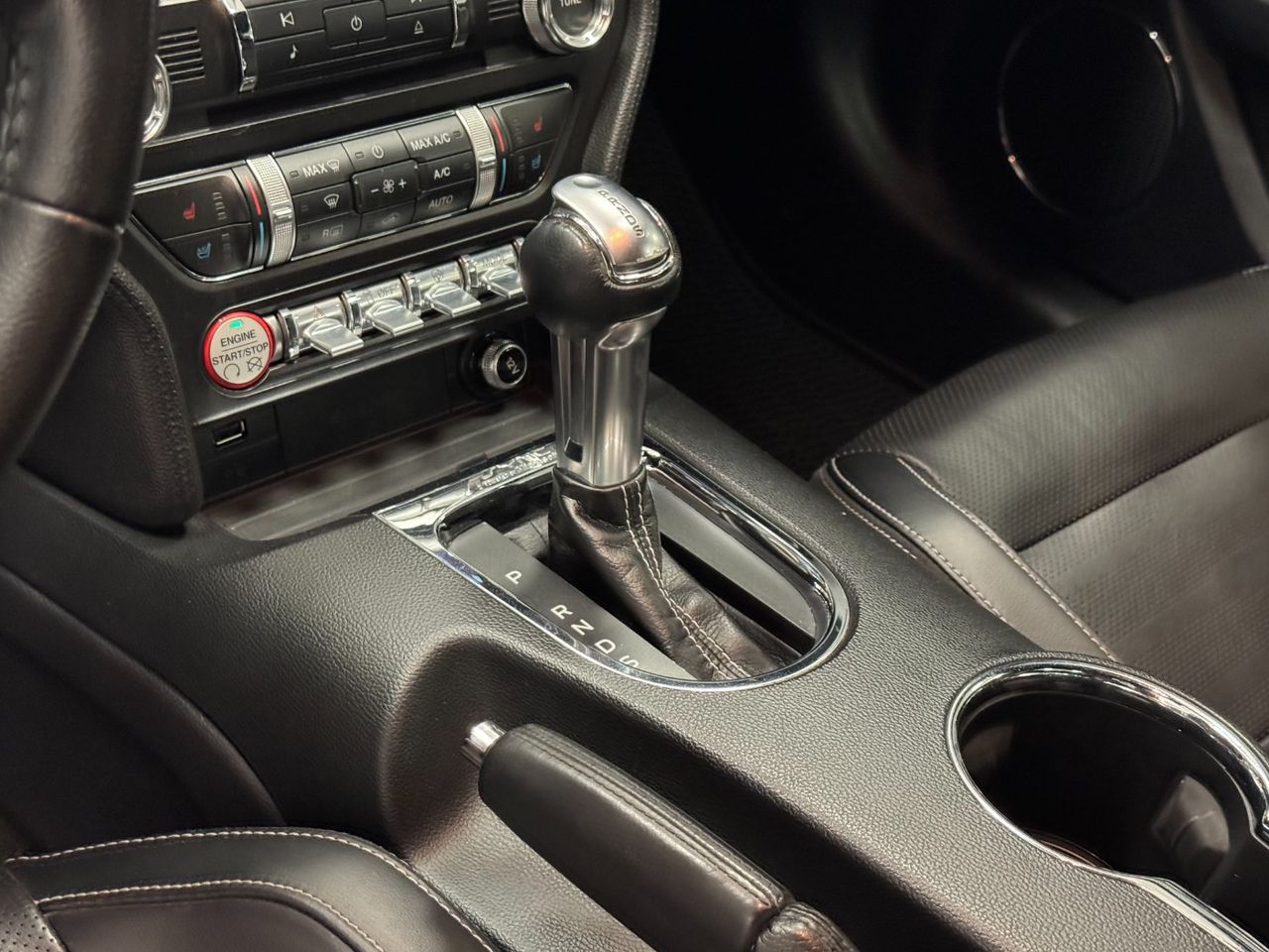 Ford Mustang GT miniatura 27